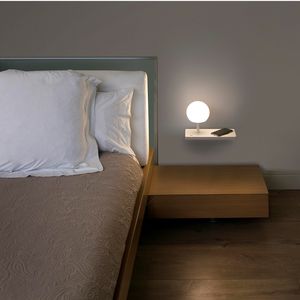 Vidéo : illuminer votre tête de lit en y fixant des appliques - M6